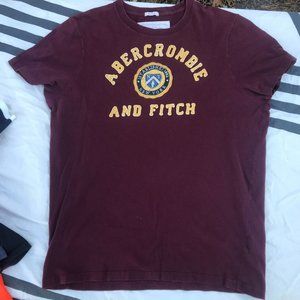 ABERCROMBIE & FITCH T-SHIRT MENS size XL TEE MEN'S RED YELLOW CLASSIC PATCHES